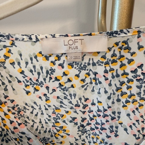 LOFT Plus Multicolor Patterned Top - Picture 2 of 4